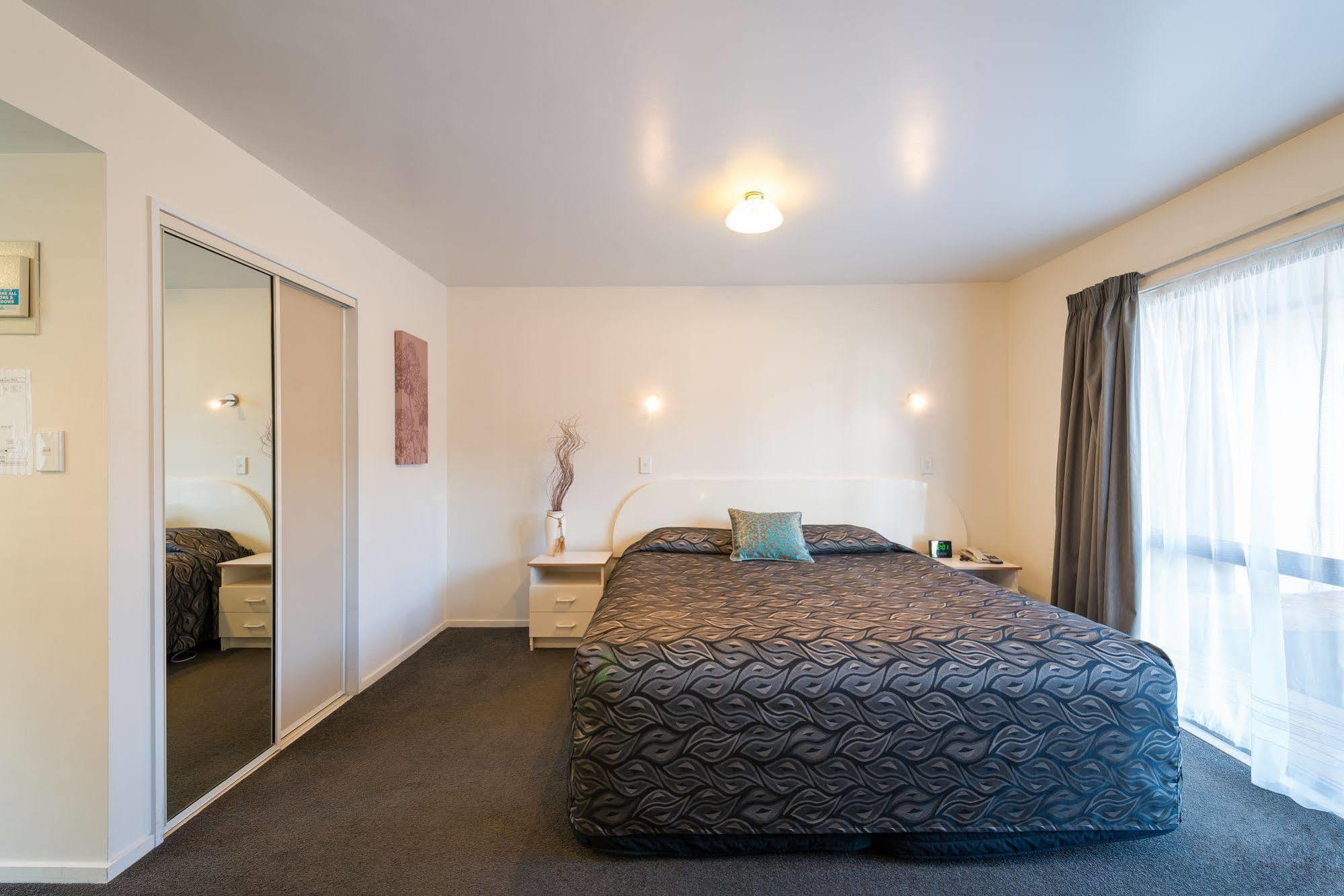 Annabelle Court Motel Christchurch Exterior photo
